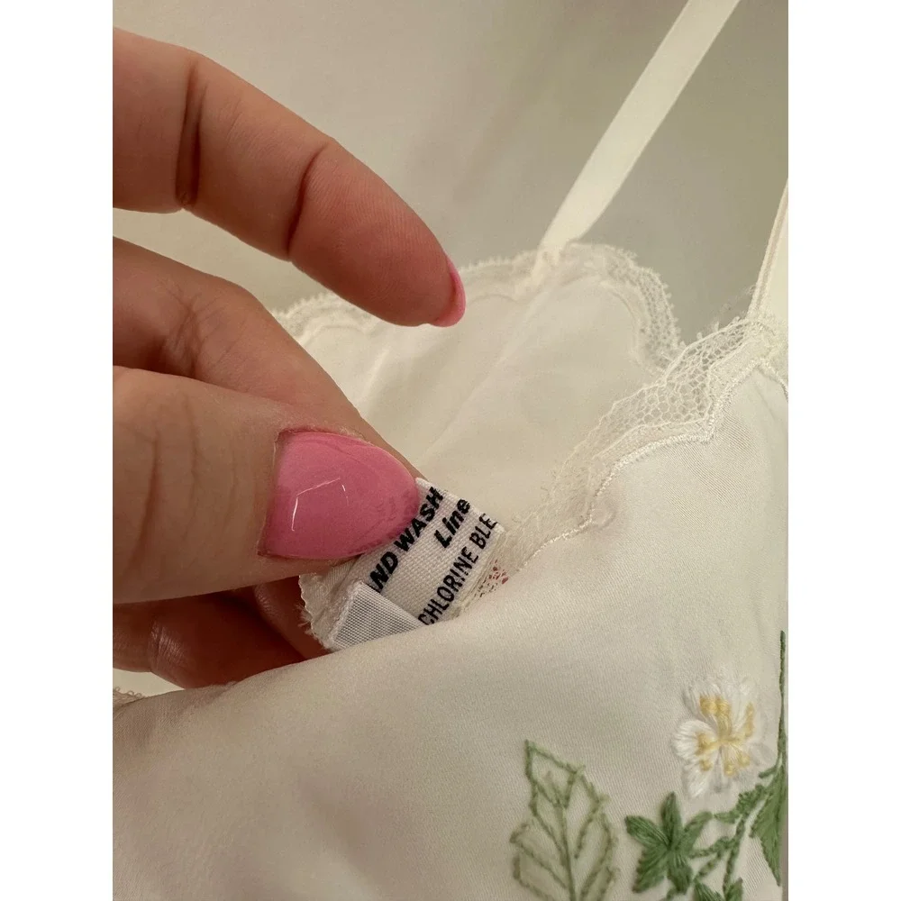 Vintage Strawberry Embroidered Slip Dress Womens 34 White EUC Lace Trim Chemise - Picture 5 of 9